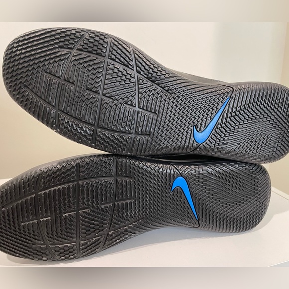 Nike Men’s Tiempo Legend 9 Club IC indoor soccer cleats - Picture 9 of 10